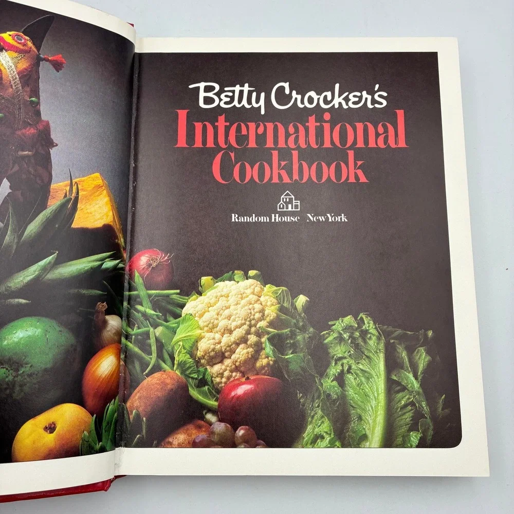 Betty Crocker International Cookbook 1980 Hardcover 1st‎ Edition 450+